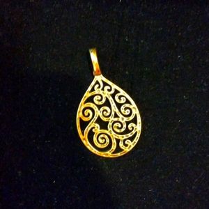 Premier Designs Pendent